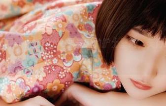 GIRLT果团网 - 看，little贝壳喵的护士壁纸，美得让我不小心多停留了！