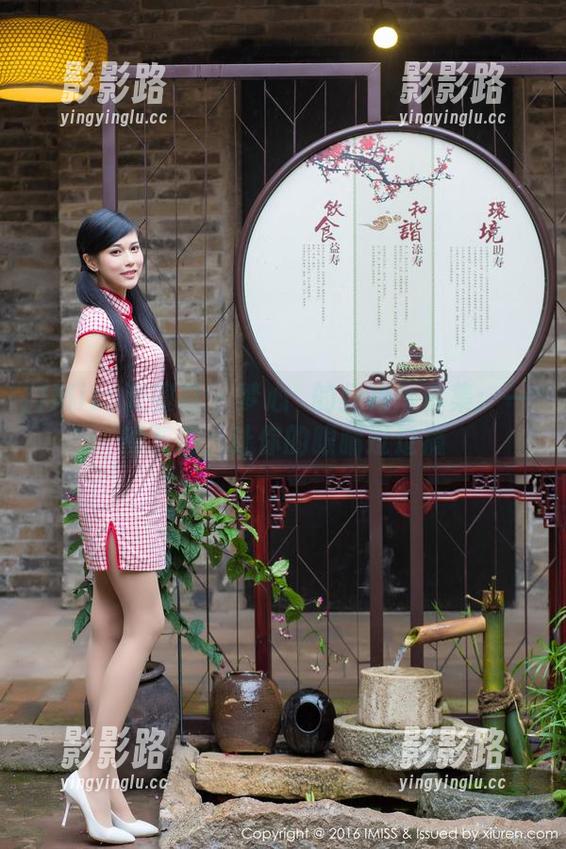 IMiss爱蜜社 - 梦心玥的红裙写真集：一键下载，让你的眼睛过过瘾
