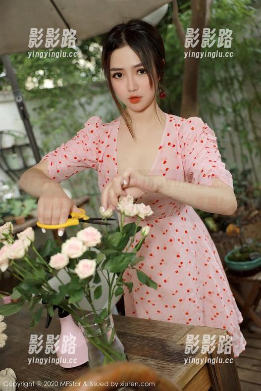 MFStar模范学院 - Lingyu的丝袜奇观，图库火热更新中，别忘了分享哦！