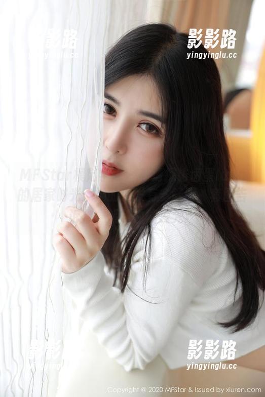 MFStar模范学院 - 高清探访卤蛋luna的居家时光：她的沙发有多舒服，套图告诉你，躺着也能发光！