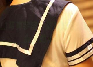 ROSI的写真宇宙：翘臀对话光线，一种新奇的心事。