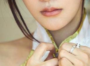 TuiGirl推女郎 - 光影交织，赵惟依的全集把“透明”演绎得毫不费力。