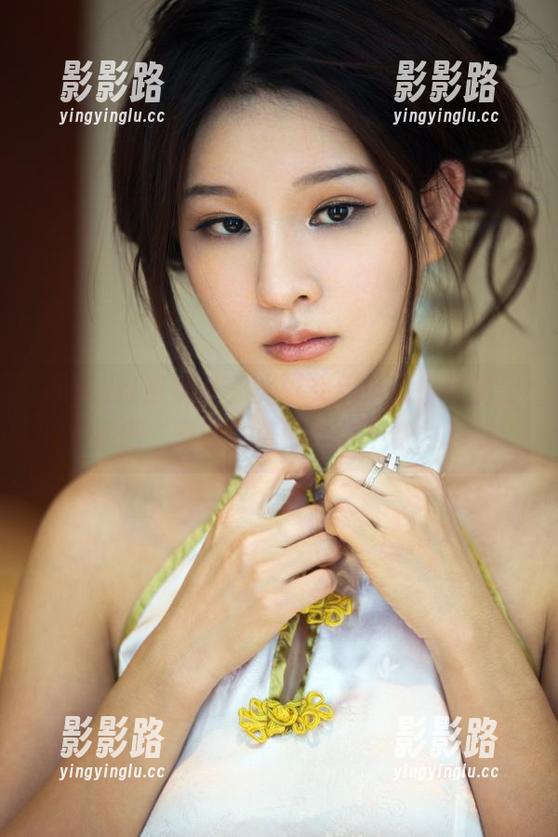 TuiGirl推女郎 - 光影交织，赵惟依的全集把“透明”演绎得毫不费力。