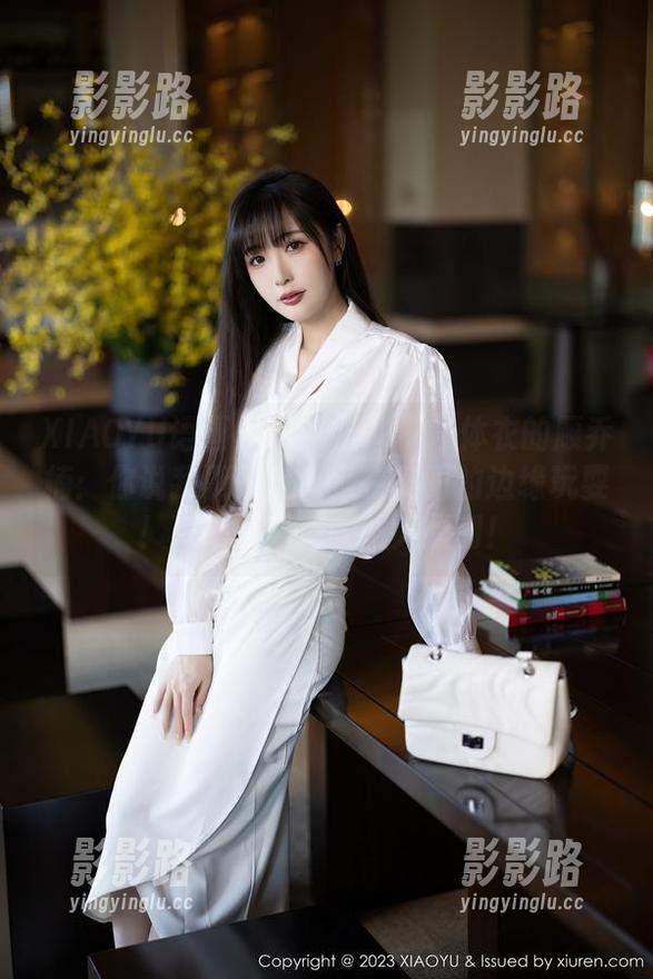 XIAOYU语画界 - 穿上吊带连体衣的顾乔楠：你说我飘？我只是在美丽的边缘玩耍！来吧，高清美图大福利！