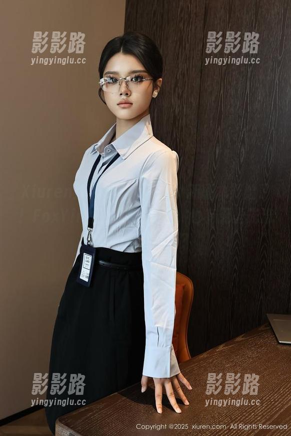 Xiuren秀人网 - 万圣节，新剧本开始了！FoxYini孟狐狸的美图，也有无圣光流派的生存空间？
