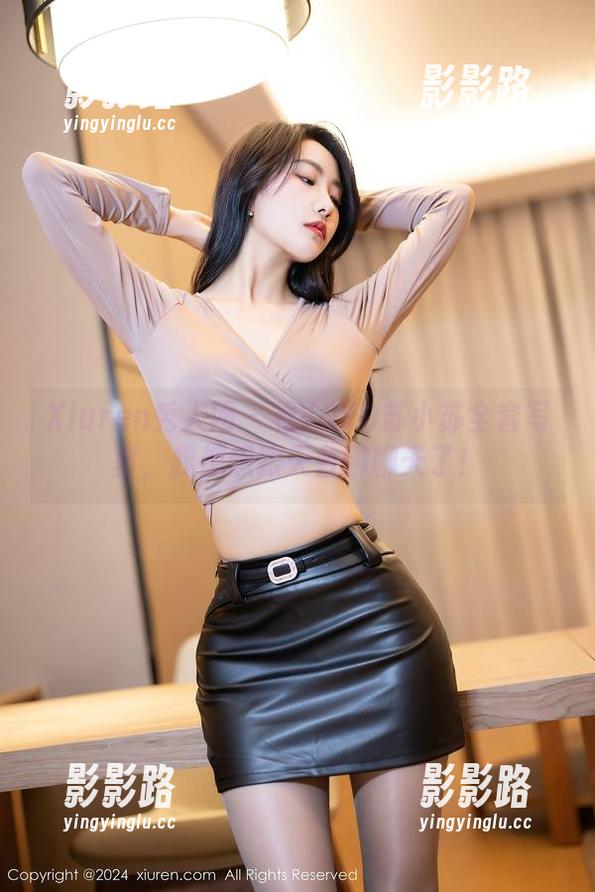 Xiuren秀人网 - 看YOYO苏小苏全套写真，我都想跟天台聊聊天了！