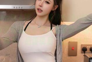 Xiuren秀人网 - 周慕汐baby的泳池生涯：你要知道这些照片是原图中的壮丽瞬间，哦不，应该说是‘意外求生’！