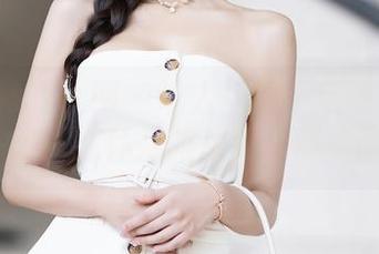 Xiuren秀人网 - 让人捉摸不定的星小兔Meetu，在体操服里的高清美图奇遇