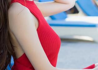 YouMi尤蜜荟 - 嗯？尤妮丝Egg就这样把女孩和无圣光的美图串联起来了，我这边的脑回路也被带歪了呢。