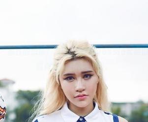 YouWu尤物馆 - 癫狂的想法？没错，婕西儿jessie长腿的原图摇身一变，能做成超赞的壁纸哦。