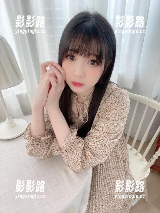 shimo霜月黑白写真全集，随便一张都像极了电影海报。