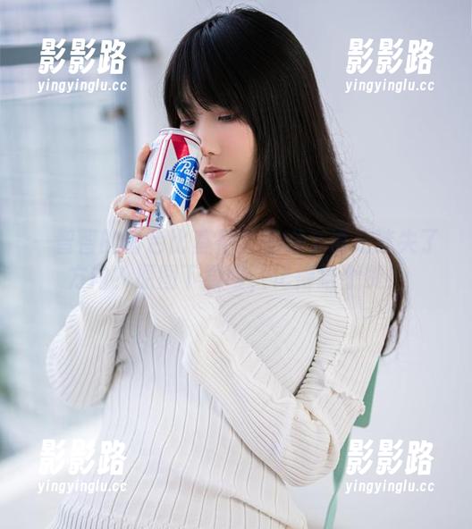 一智智的粉色比基尼：是哪个海岛迷失了方向？原图下载喔，记得给个赞！