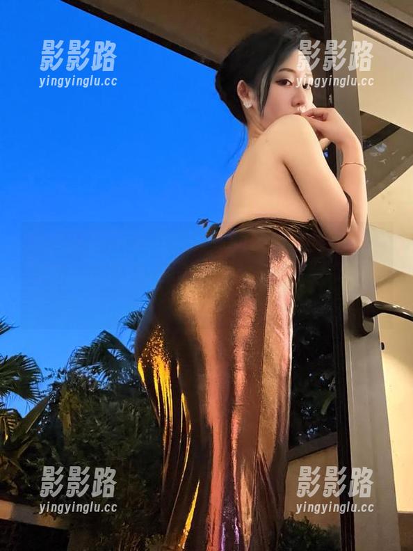 微密圈 - 不爱笑的赛琳的蓝色连体比基尼时刻：你在海边我在回忆——资源带你重温！