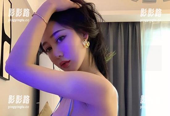 微密圈 - 好吧，原来不爱笑的赛琳的壁纸里藏着这么多匪夷所思的秘密。