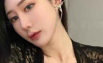 微密圈 - 当不爱笑的赛琳遇上图片分享，乱七八糟的嘉宾帖！别问我怎么了！
