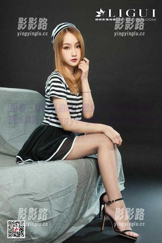 丽柜-Yangyang 丽柜 - 原图私拍啊!把女友的气质展现得淋漓尽致,Yangyang这一手真没白下功夫。