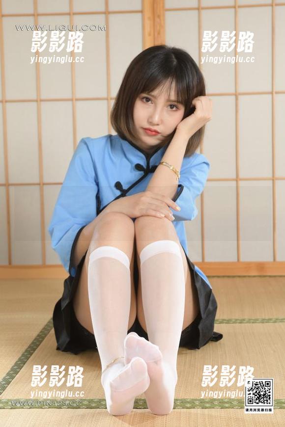 丽柜 - 最新图集里的潘潘，透着一种无形的张力。