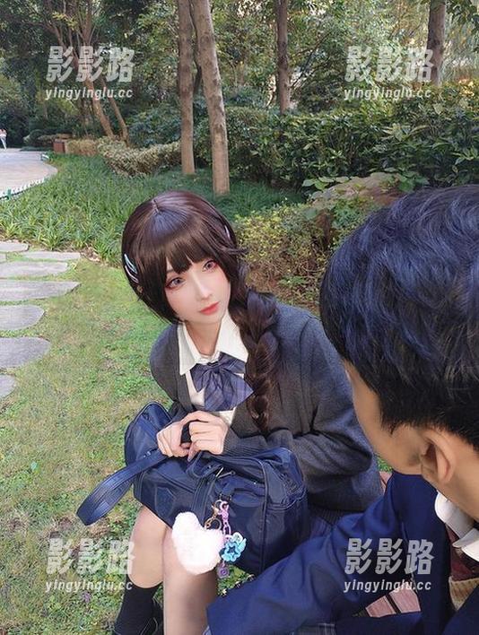 精选！凉凉子的比基尼写真，西瓜和沙滩的伴侣