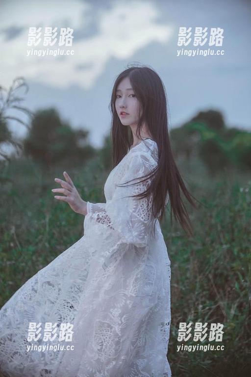 南桃Momoko 南桃Momoko的cos眼镜套图,难道我真的要开始考虑戴眼镜了?