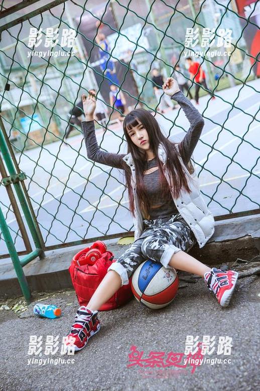 头条女神 - 张梓然：实在是画中的维纳斯，图库里的小仙女！