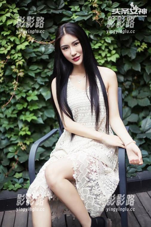 头条女神 - 躲不掉的眼神，琳琳的瑜舍照片让我心乱如麻！