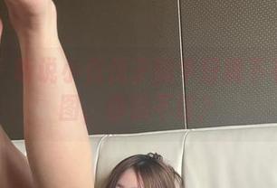 微密圈 - 听说小优优子的牛仔裤下有一幅美图，你信不信？