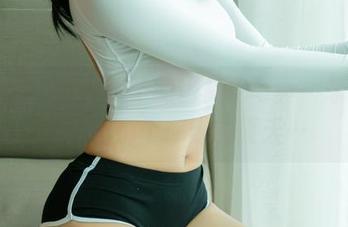 尤果网 - 看金美子的比基尼写真，忽然又浮现出那个慵懒的夏天…