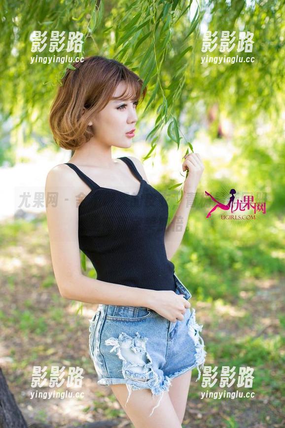 尤果网 - 舍不得买的皮衣，青树最新图册里简直完美加倍。