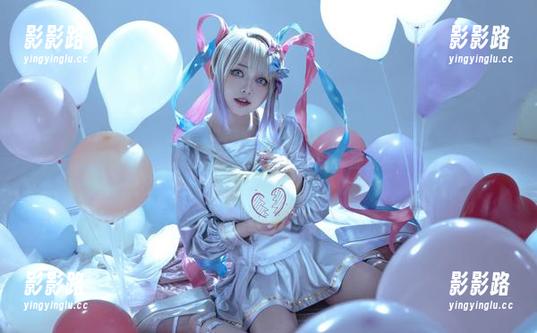 尤猫醒醒ovo的少女，图片是精致的，那我先下载了！