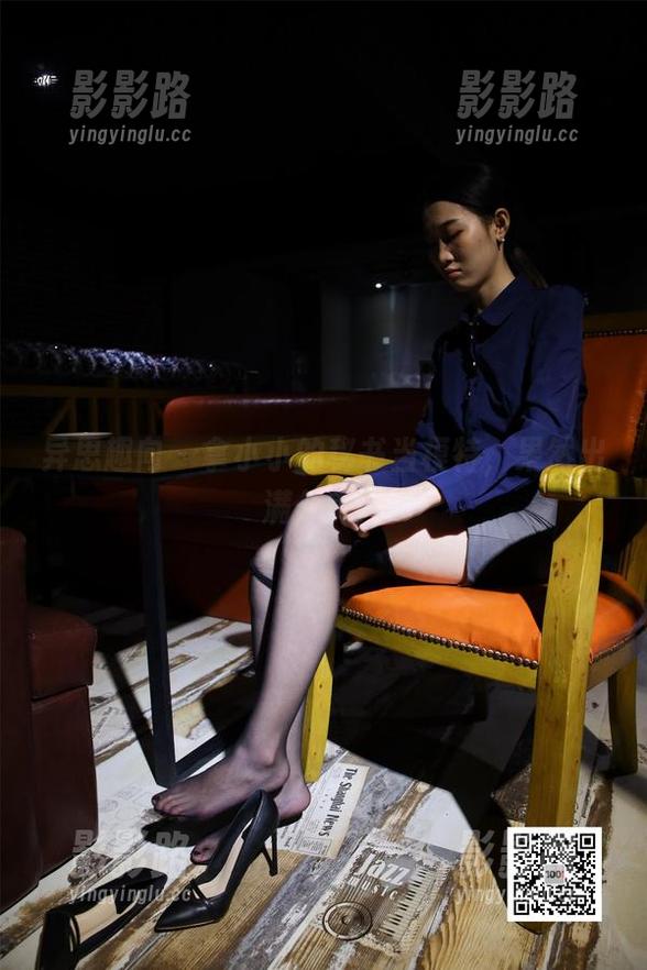 异思趣向 - 拿小小的秘书当模特，果然出满分美图
