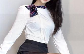 全套写真游走在美与调皮之间，抖娘利世就是魔法师，别问，问就是毛衣！