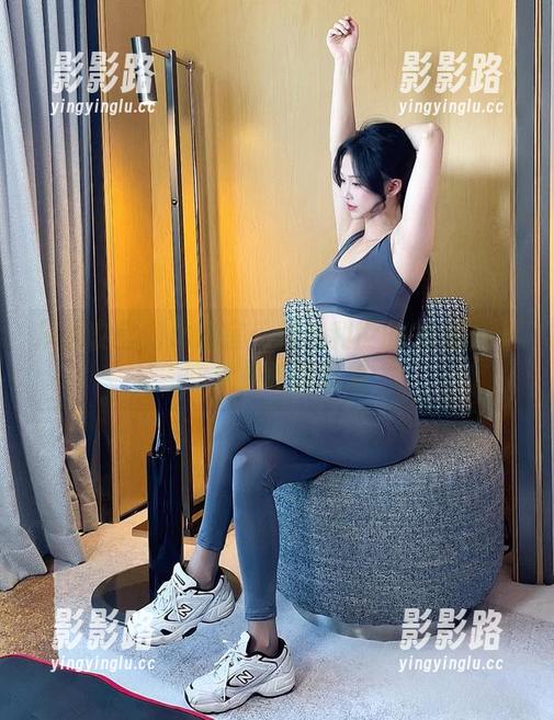 从会议室到休息室：抖娘利世的OL感悟其实就是吃喝图集