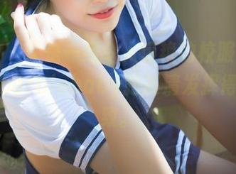 推女神 - 又是一组令人惊艳的校服写真，岑苑之barbiebaby把高清发挥得淋漓尽致。