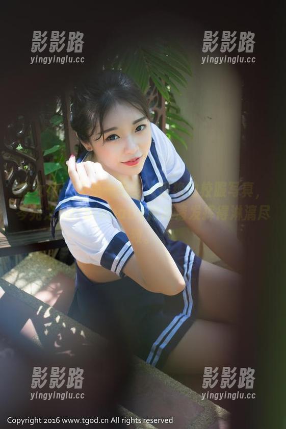 推女神 - 又是一组令人惊艳的校服写真，岑苑之barbiebaby把高清发挥得淋漓尽致。