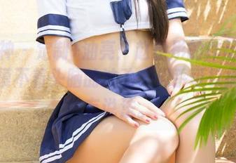 推女神 - 定制+油亮：赵伊彤的作品给我一种摸不着头脑的冲动，似乎可以搁下所有说法。
