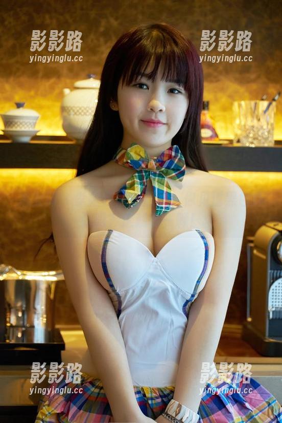 推女郎 - 李丽莎黑色照片：你见过黑色炸弹吗？这就算一颗！