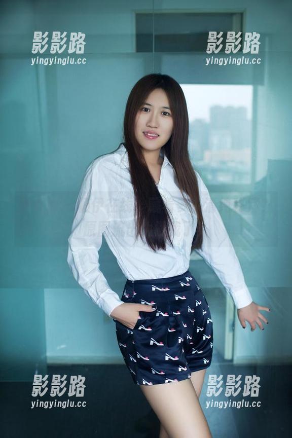 推女郎 - 杨伊在线，藏着多少清纯秘笈？原图流出太戳我了！