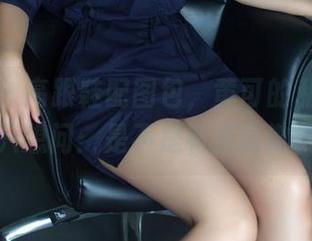 推女郎 - 高跟鞋配图包，黄可的私拍，我只想问：是不是有点高傲？