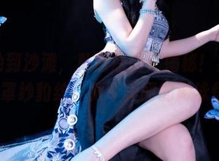 从泳池到沙滩，私房原图大揭秘！星黛鹿鹿i的罩纱豹纹，做个美丽的游泳怪兽！