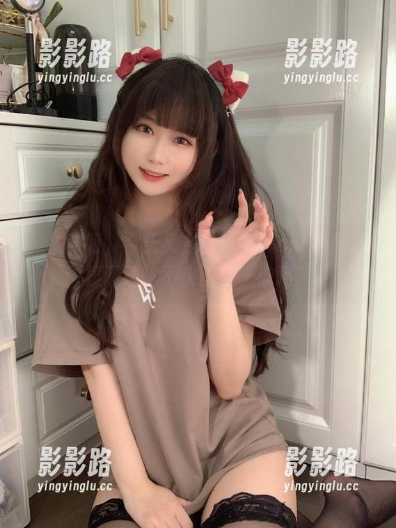 是依酱呀，今天又变身魅魔，cos界的终极骚动，不来图包一波吗？