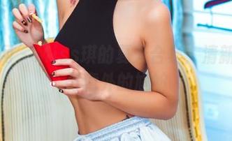 果团网 - Miss琪的夏天合集：清新脱俗与意外的尴尬
