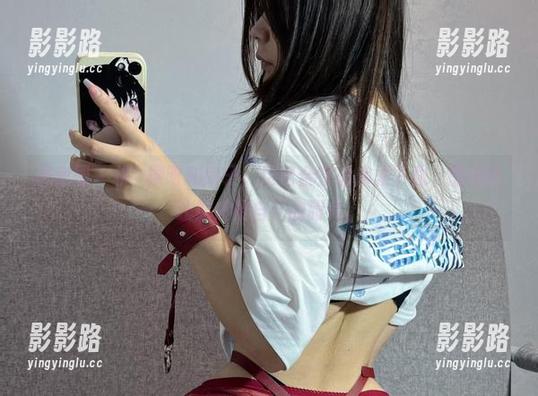 微密圈 - 桃沢樱呀和扇子，这组合在图库里下载，想必会让你质疑自己的眼光。
