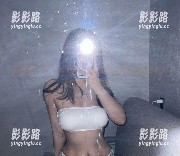 微密圈 - 在线图集中，桃沢樱呀的黑丝总是有种微妙的诱惑感…