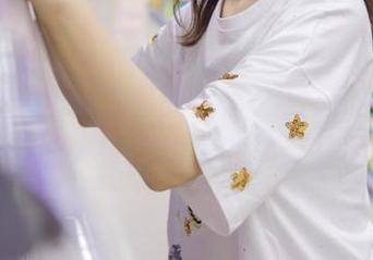 梦丝女神 - 张芷馨的全套：爱笑的少女，真有让人捧腹的天然搞笑基因。