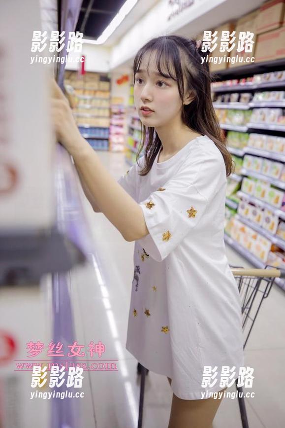 梦丝女神 - 张芷馨的全套：爱笑的少女，真有让人捧腹的天然搞笑基因。