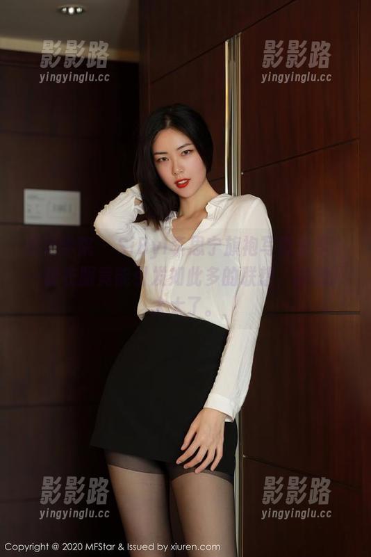 模范学院 - SiByl李思宁旗袍写真分享，一套衣服竟能引发如此多的联想，脑洞开太大了。