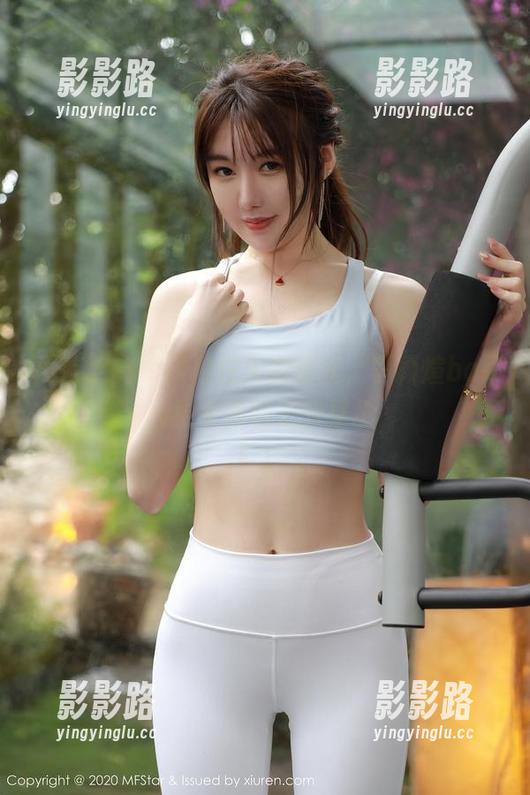 模范学院 - 顾着白天的阳光，李颖煊baby给女孩留了张壁纸