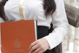 模范学院 - 许诺Sabrina的旗袍透着一种优雅，点开原图，反正下载也不费劲。
