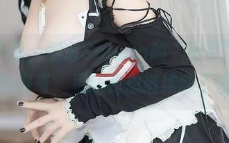 不得不说，樱落Selena的“吊带”作品让我好奇，更让我想继续翻下去。