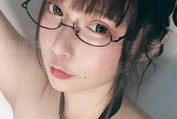 打开次屁啦护士写真，看到一群‘病’人，这到底是个什么事？